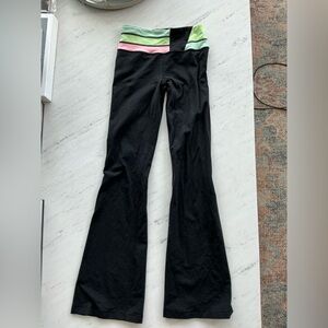 Lululemon Athletica Black and Green Leggings